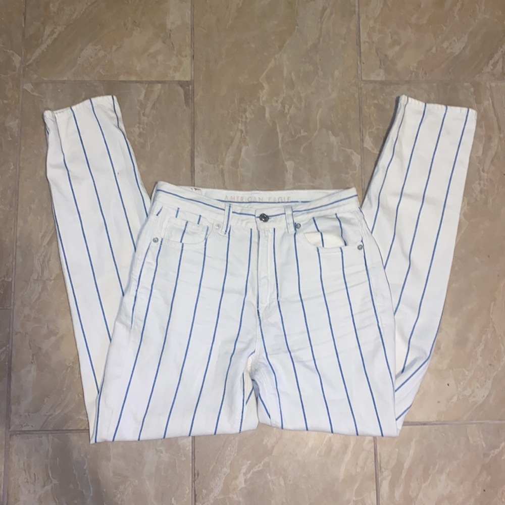Womens American Eagle striped boyfriend jeans. Size 4 long